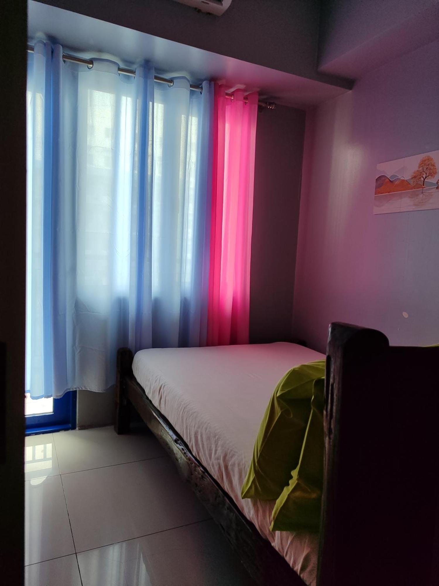 1139A Staycation Infront Of Moa, Searesidences Tower A , Near Picc, Smx, Arena, Dfa, Ayala Mall, World Trade, Naia123 Apartment Manila