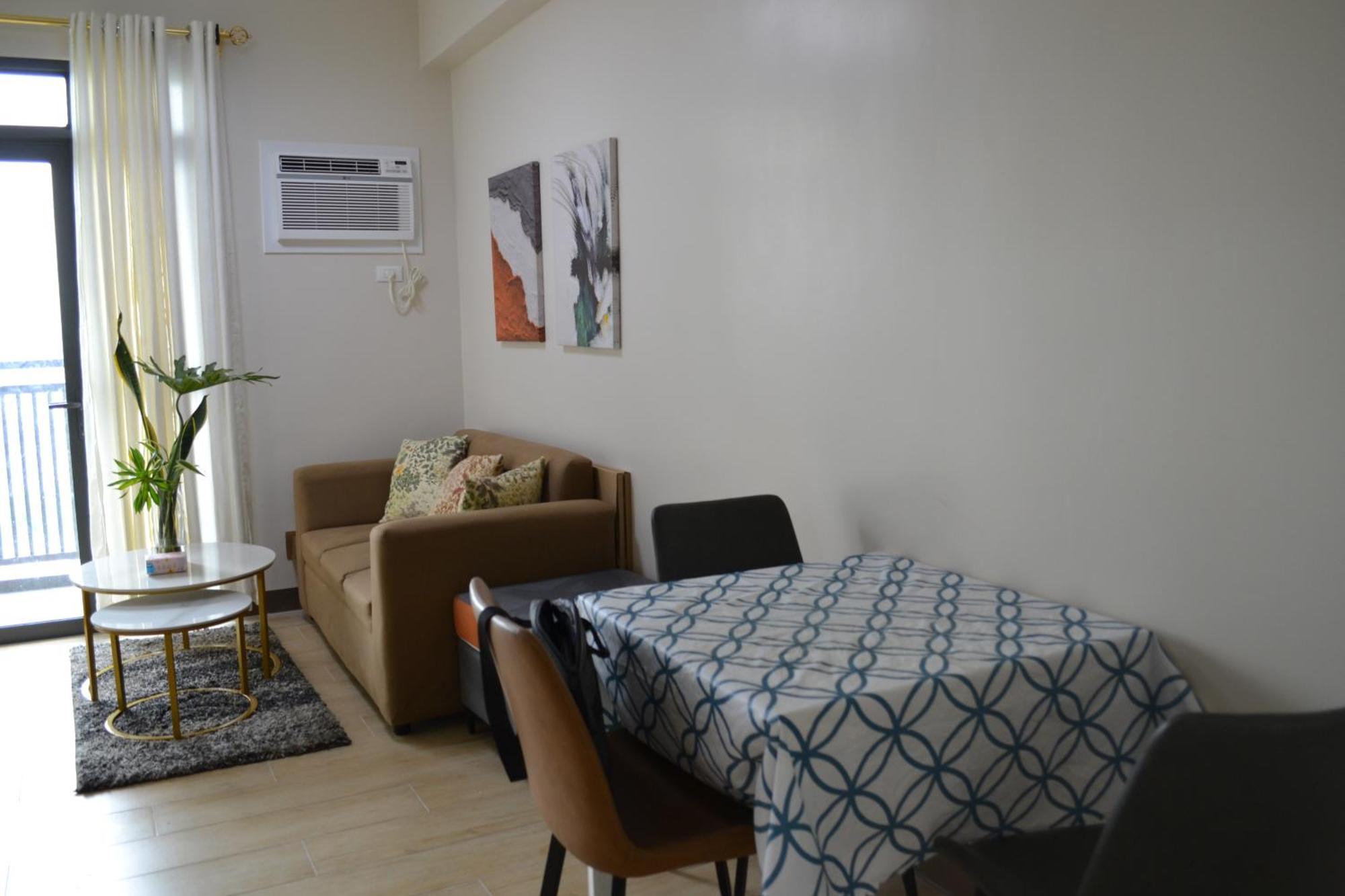 Okada Complex 1br With Balcony View, Sofa, Queen Bed And Wifi 8j * Manila