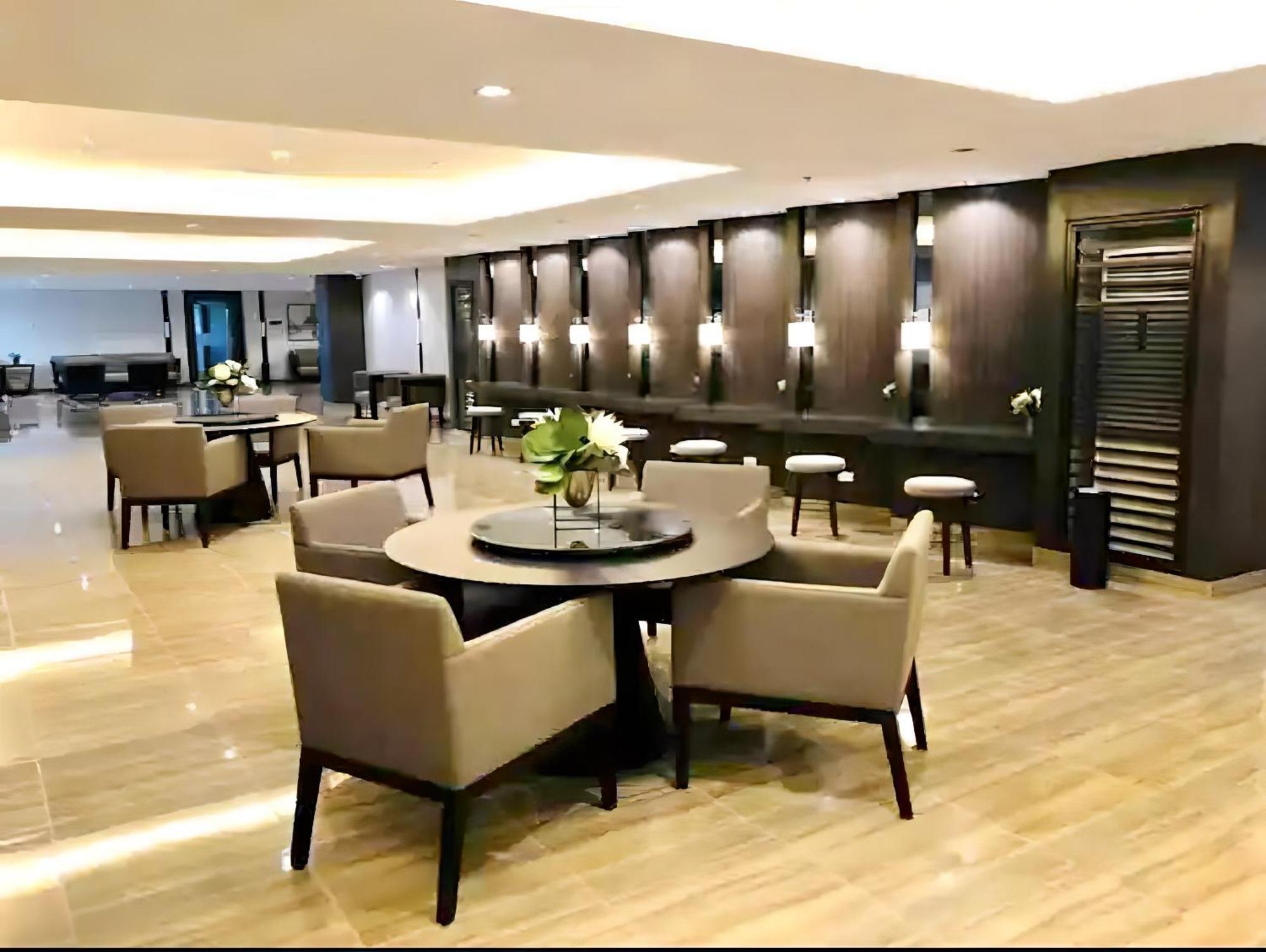 Minimalist 2br In Air Residences - Cozy For Family Manila