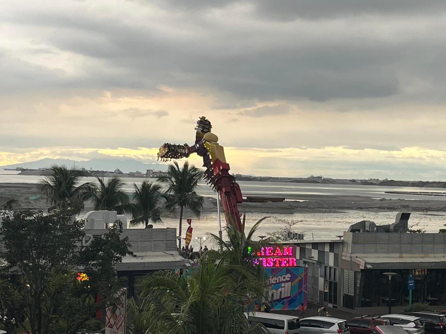 Gentry Manor With Wifi,balcony Near Okada,moa&naia 8q Manila