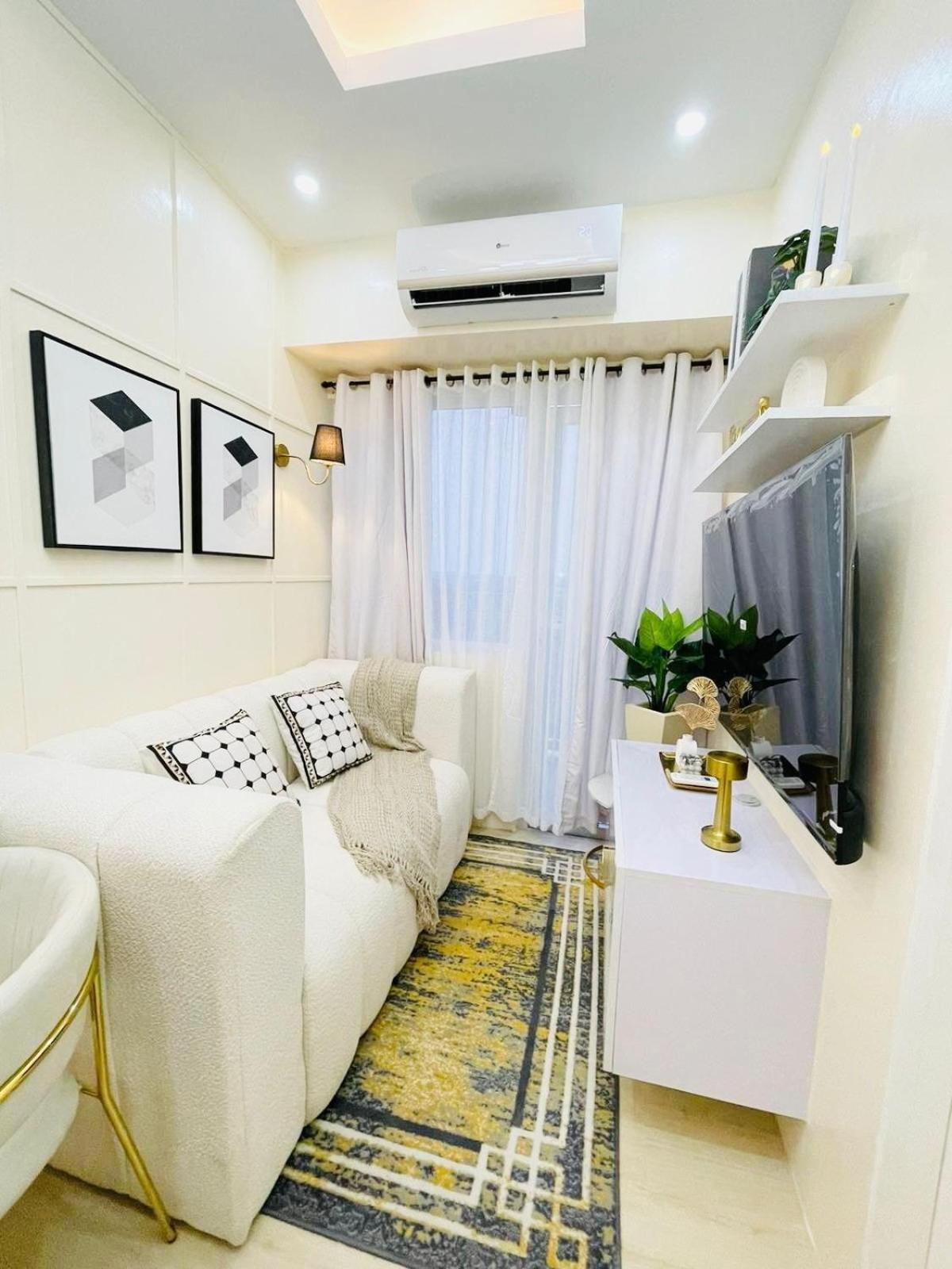 Apartment Near Naia Terminal 1, 2, 3 Cozy At Field Manila