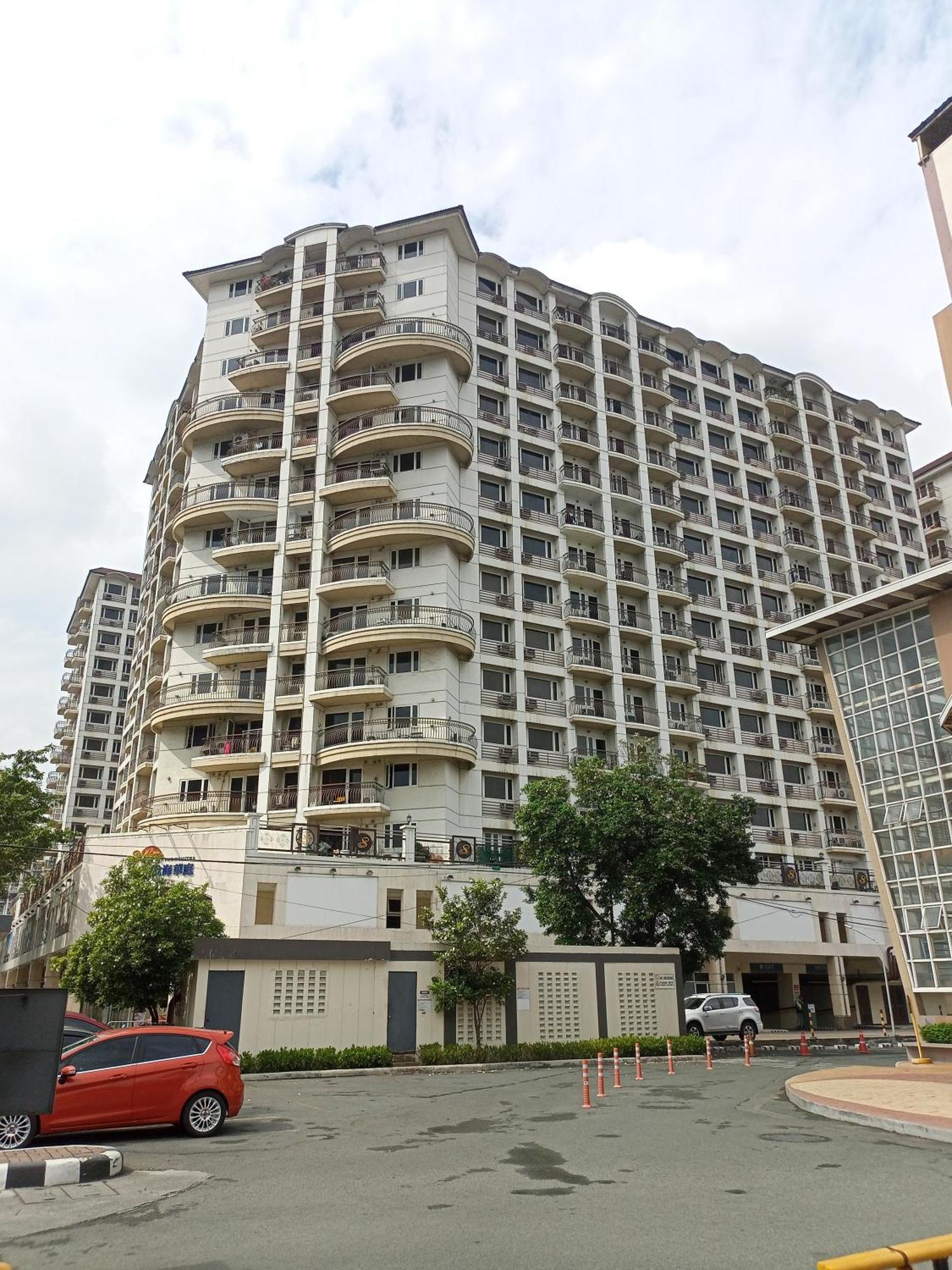 Near Moa And Naia At Solemare Parksuites