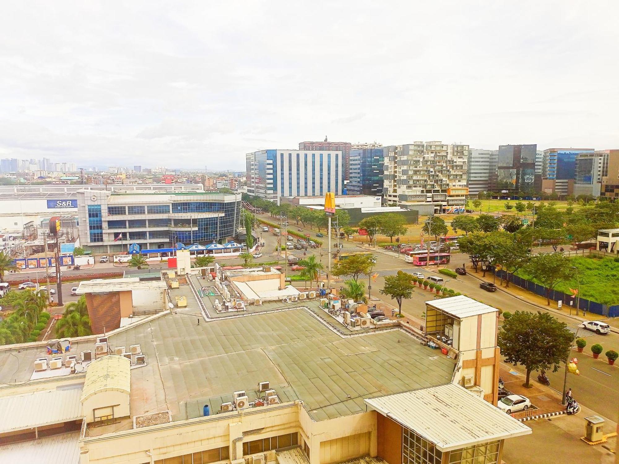 Apartment Near Moa And Naia At Solemare Parksuites Manila
