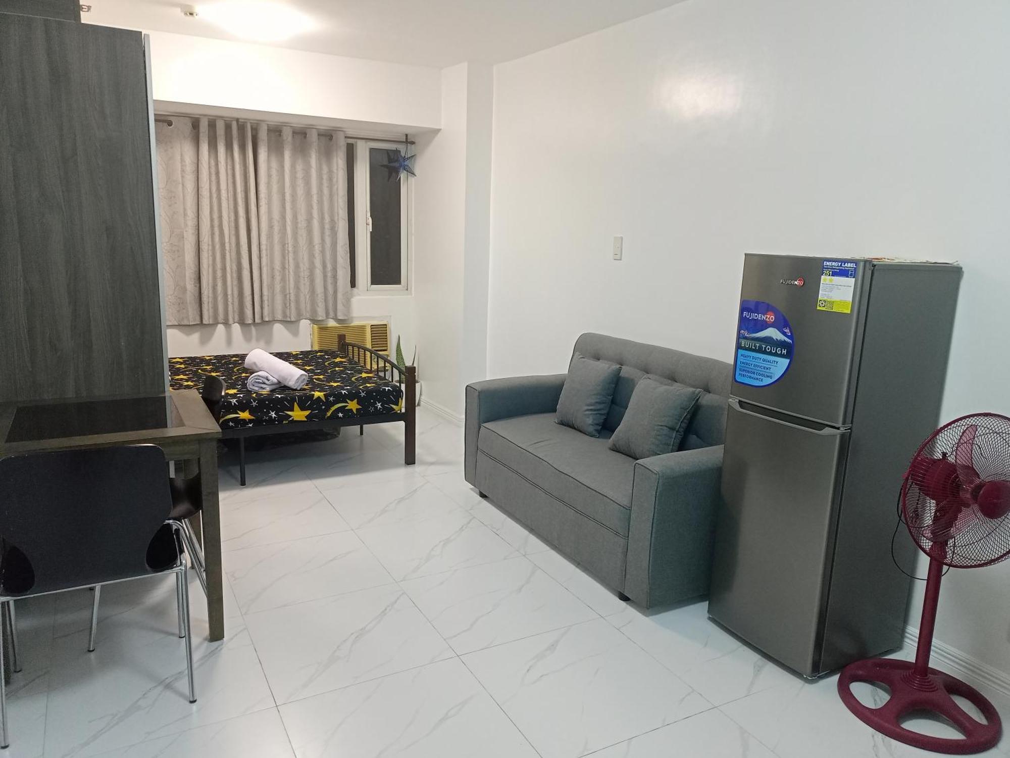 Near Moa And Naia At Solemare Parksuites Manila