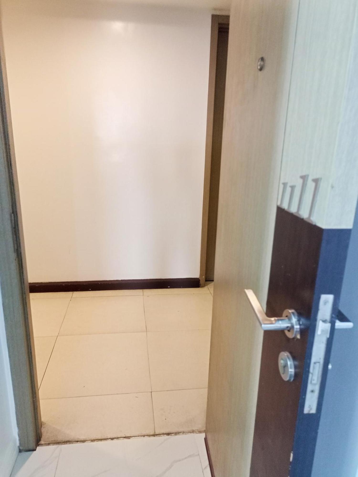 Near Moa And Naia At Solemare Parksuites Apartment