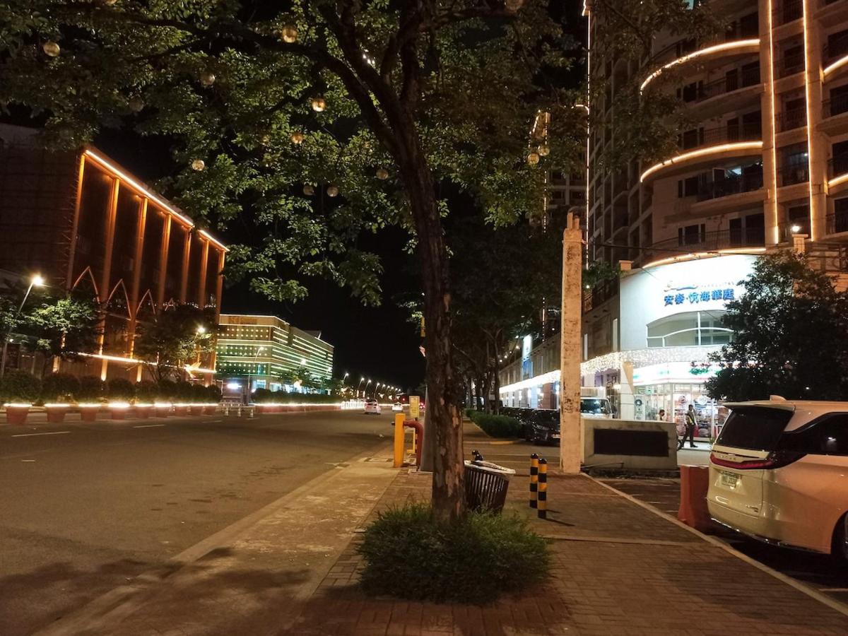 Near Moa And Naia At Solemare Parksuites Apartment Manila