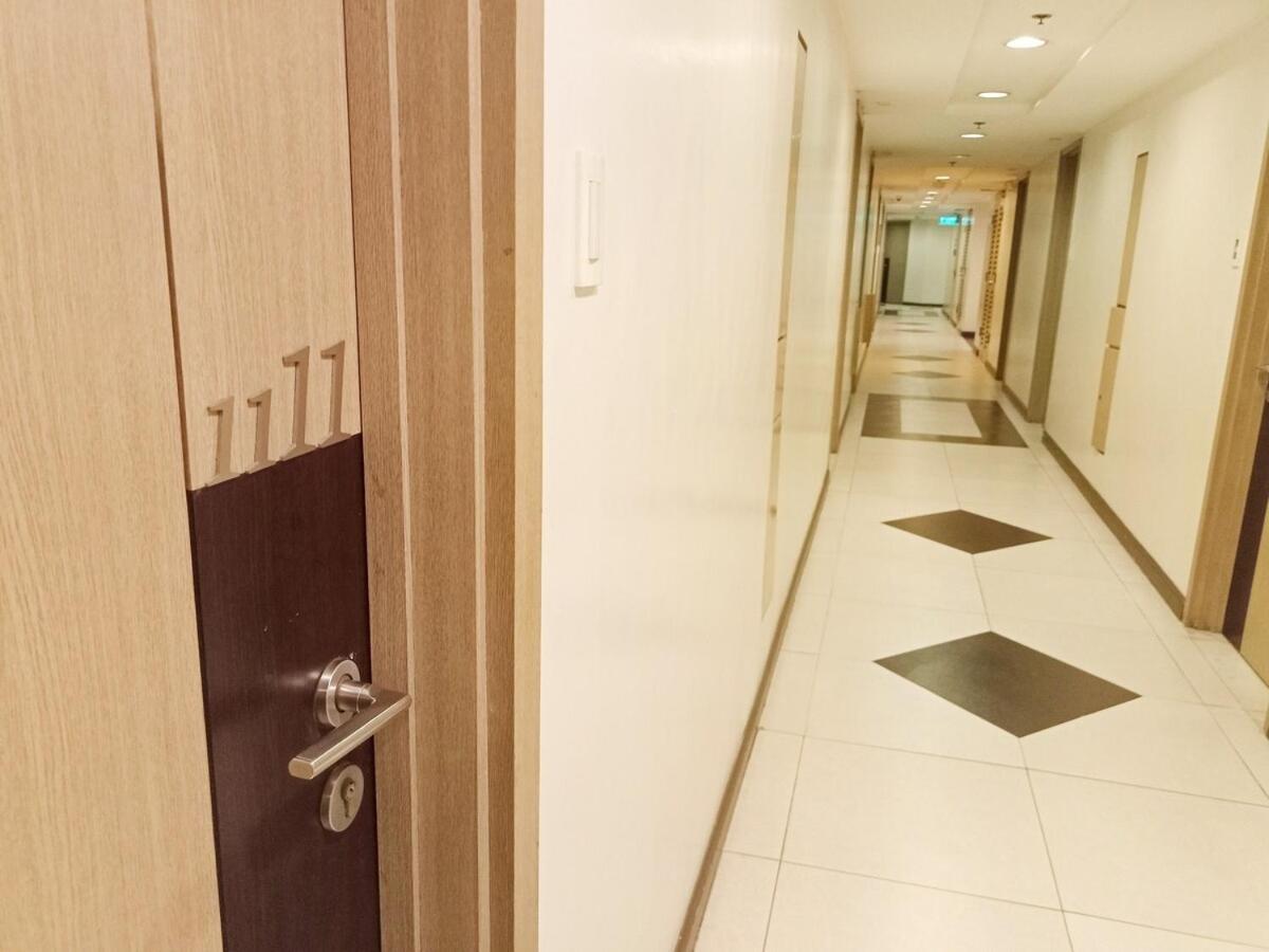 Near Moa And Naia At Solemare Parksuites