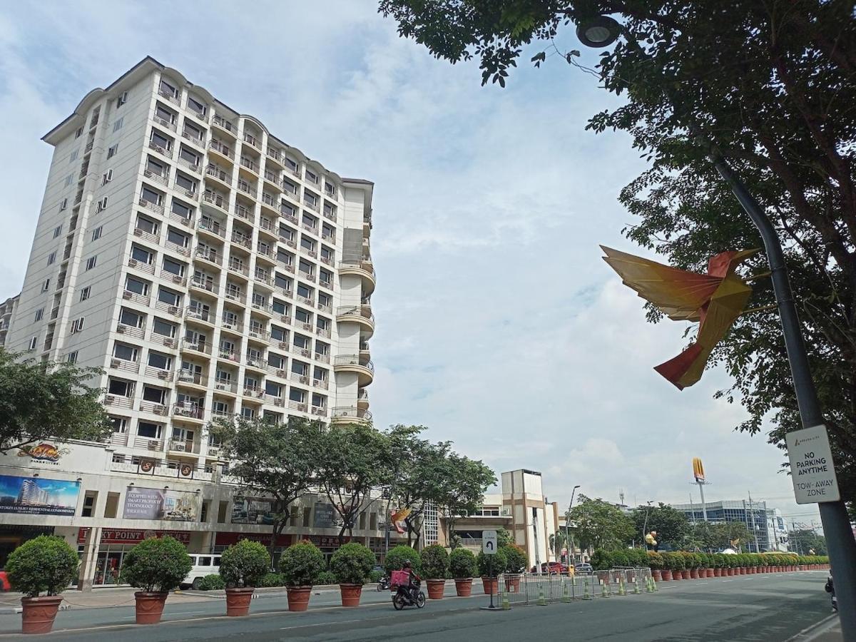 Apartment Near Moa And Naia At Solemare Parksuites Manila