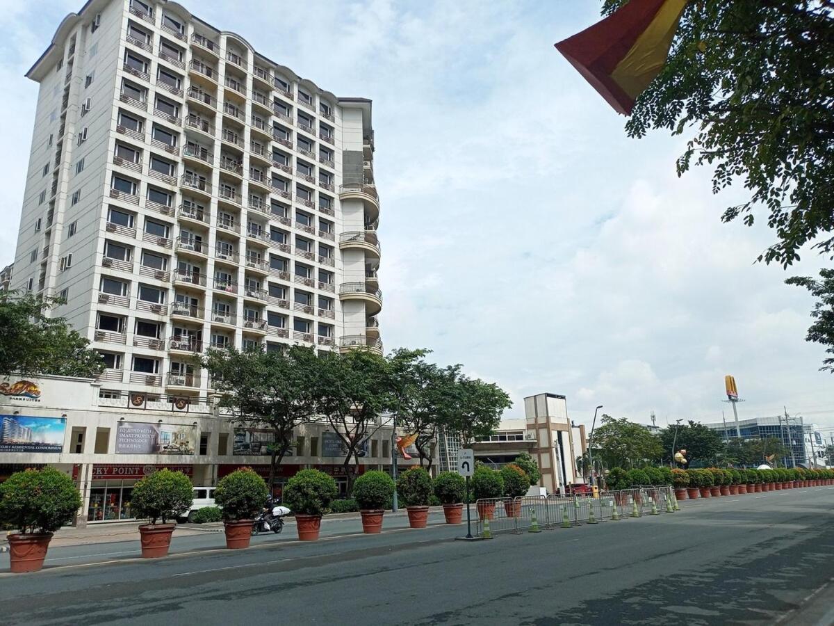 Near Moa And Naia At Solemare Parksuites Apartment
