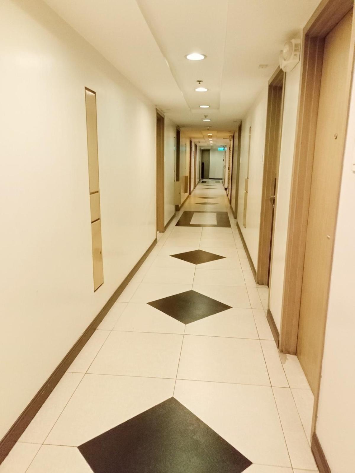 Near Moa And Naia At Solemare Parksuites *