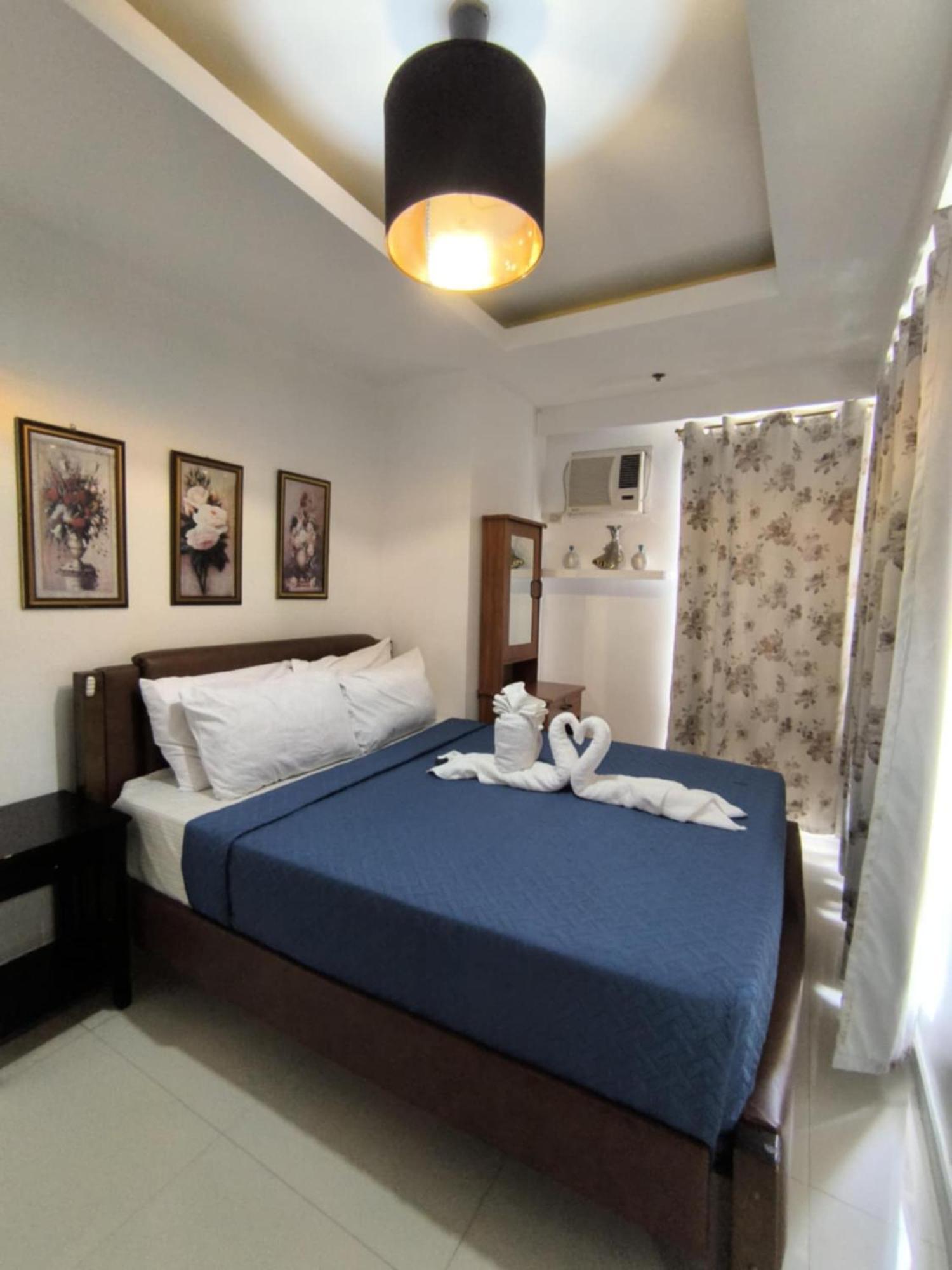 Explore Manila, Trendy 1br Unit In Prime Location Apartment Manila