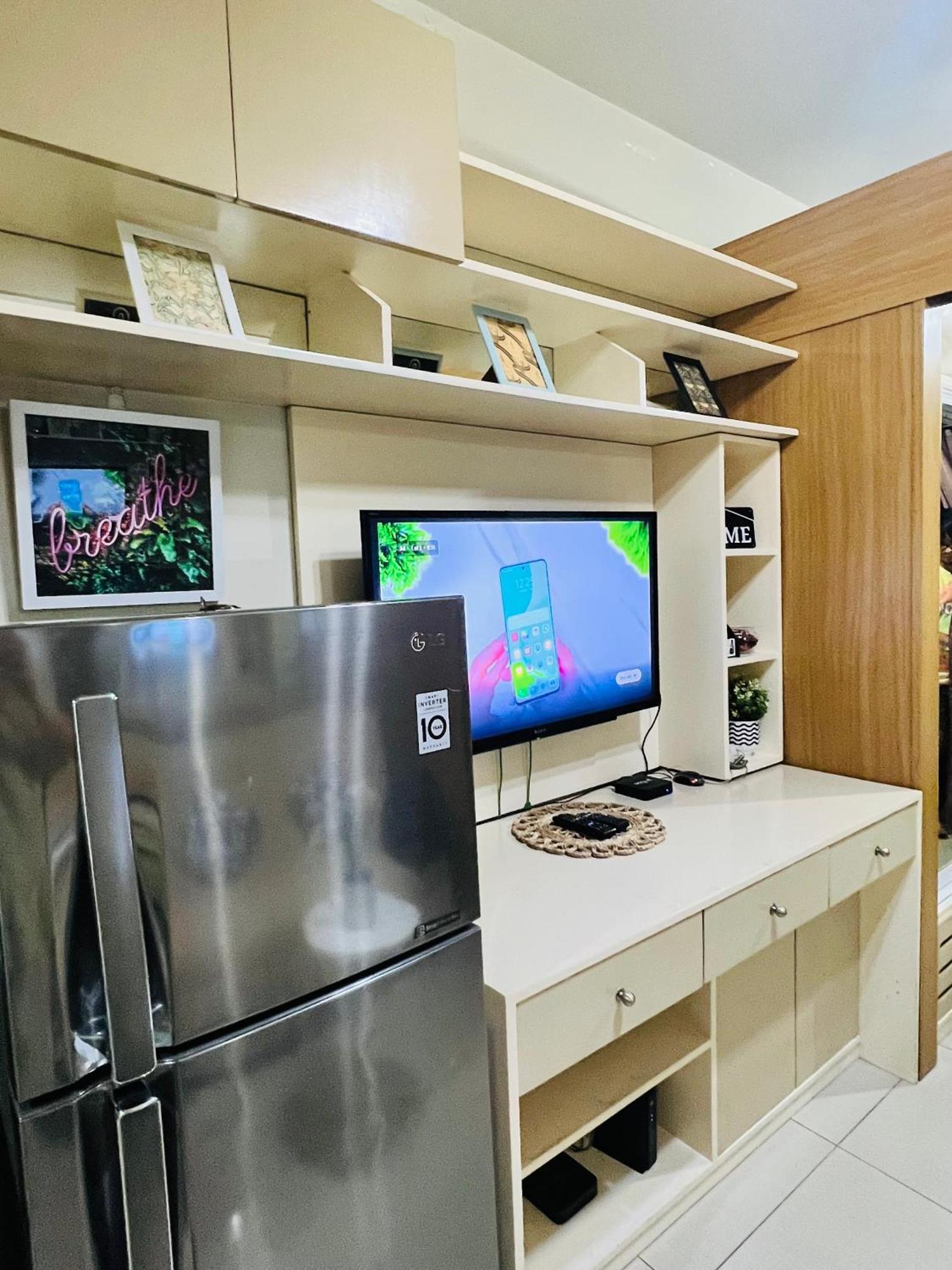 Icy Condotel In Shell Residences Apartment Manila