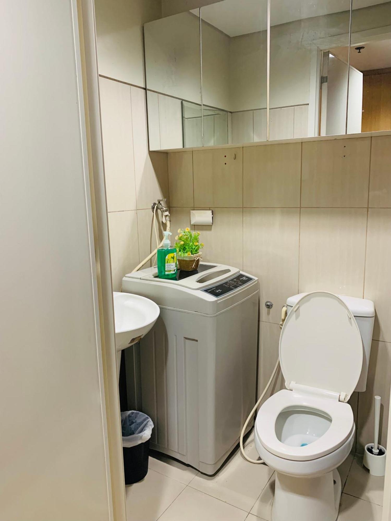 Icy Condotel In Shell Residences * Manila