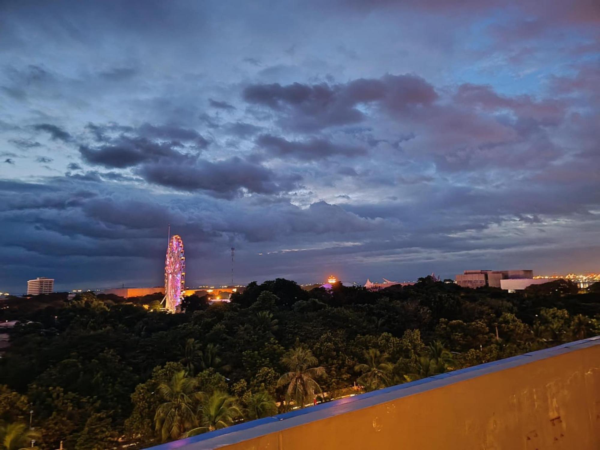Affordable Staycation In Pasay-breeze Apartment *