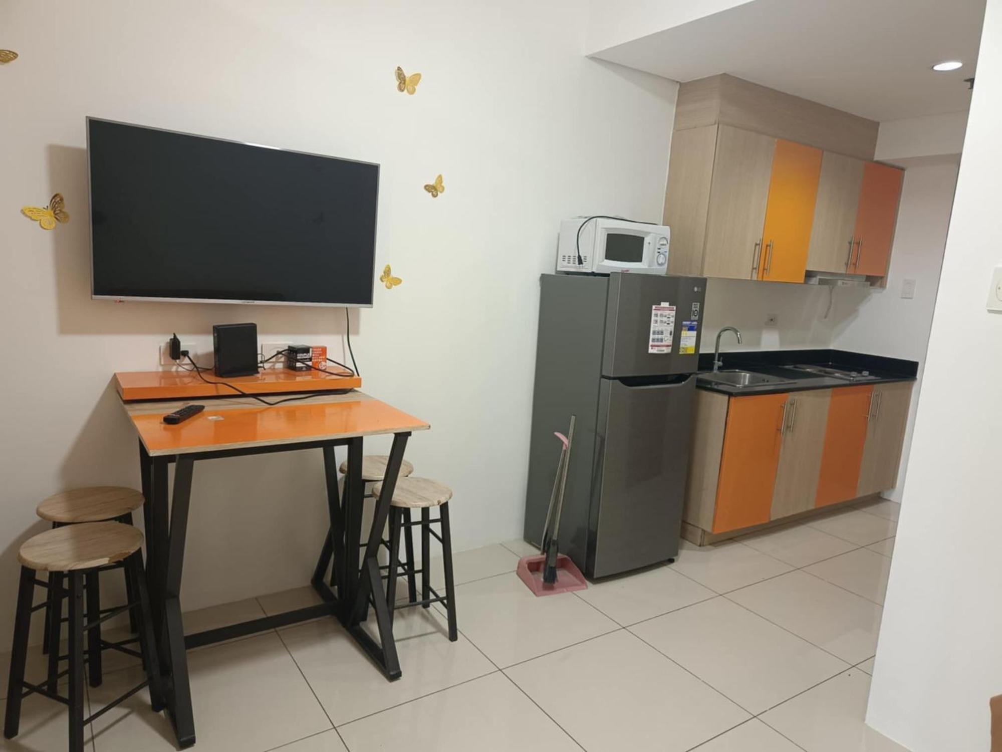 Apartment Affordable Staycation In Pasay-breeze