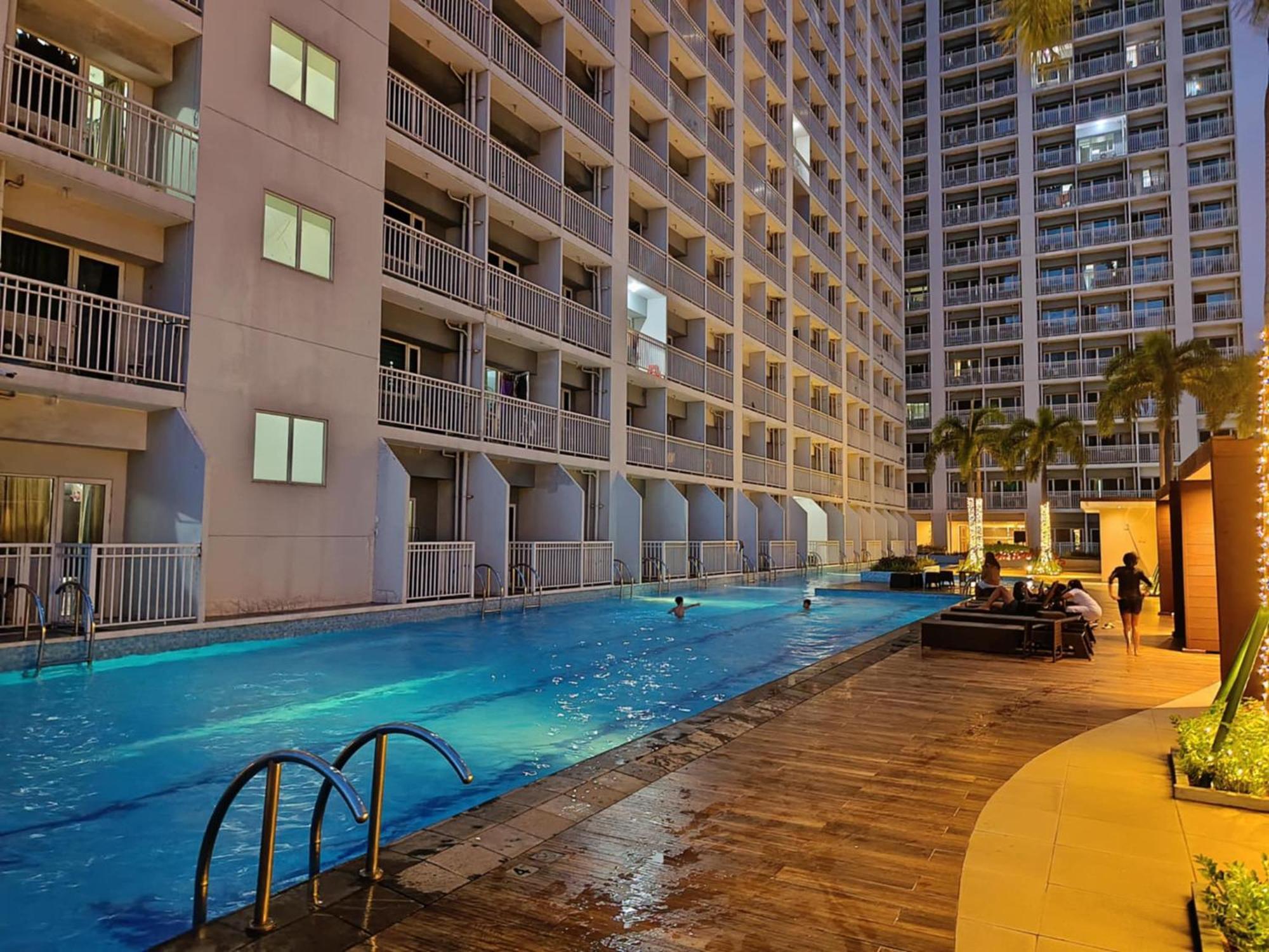Affordable Staycation In Pasay-breeze Apartment