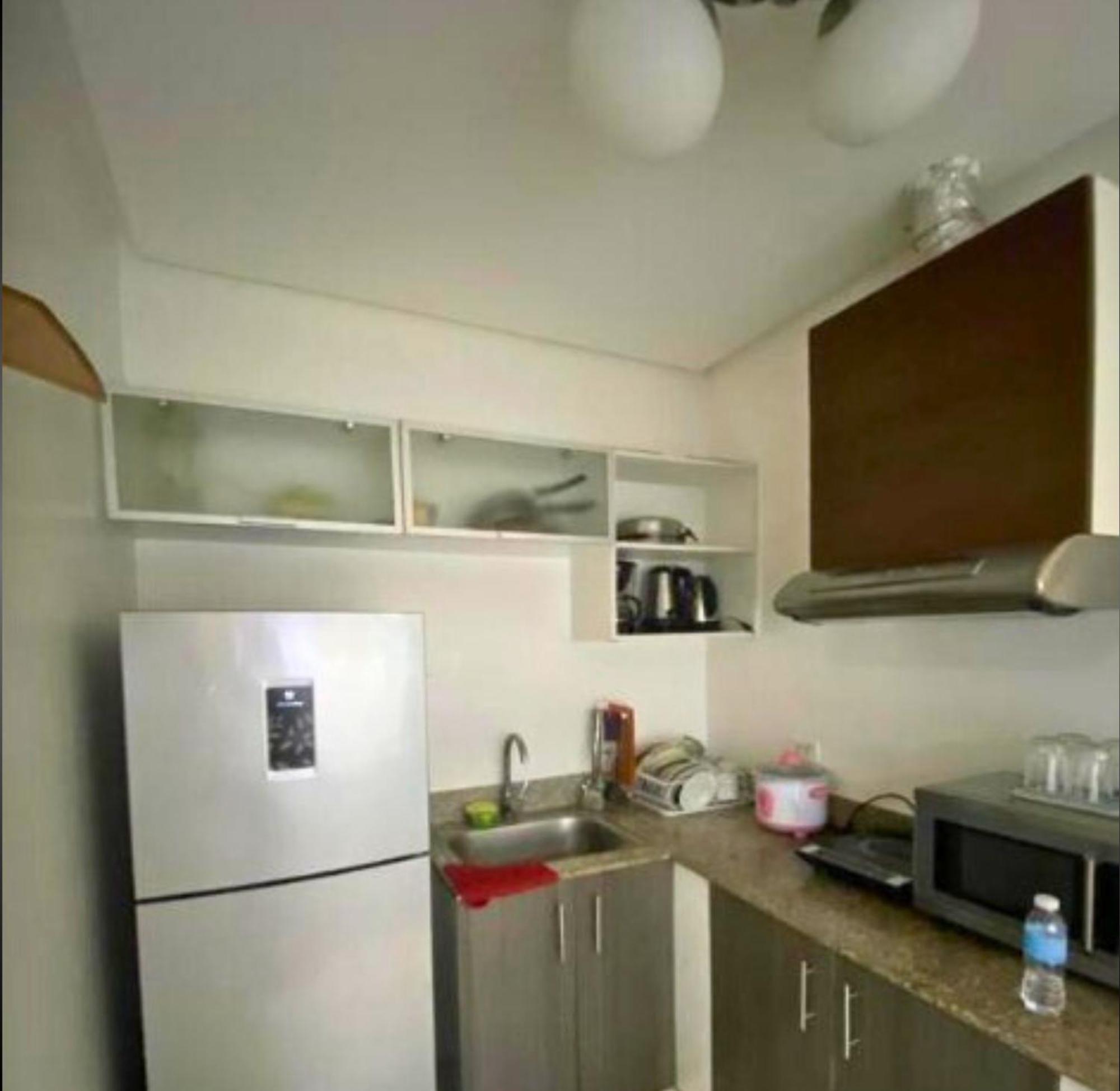 Family Staycation: Heart Of With Balcony And Pool Access * Manila