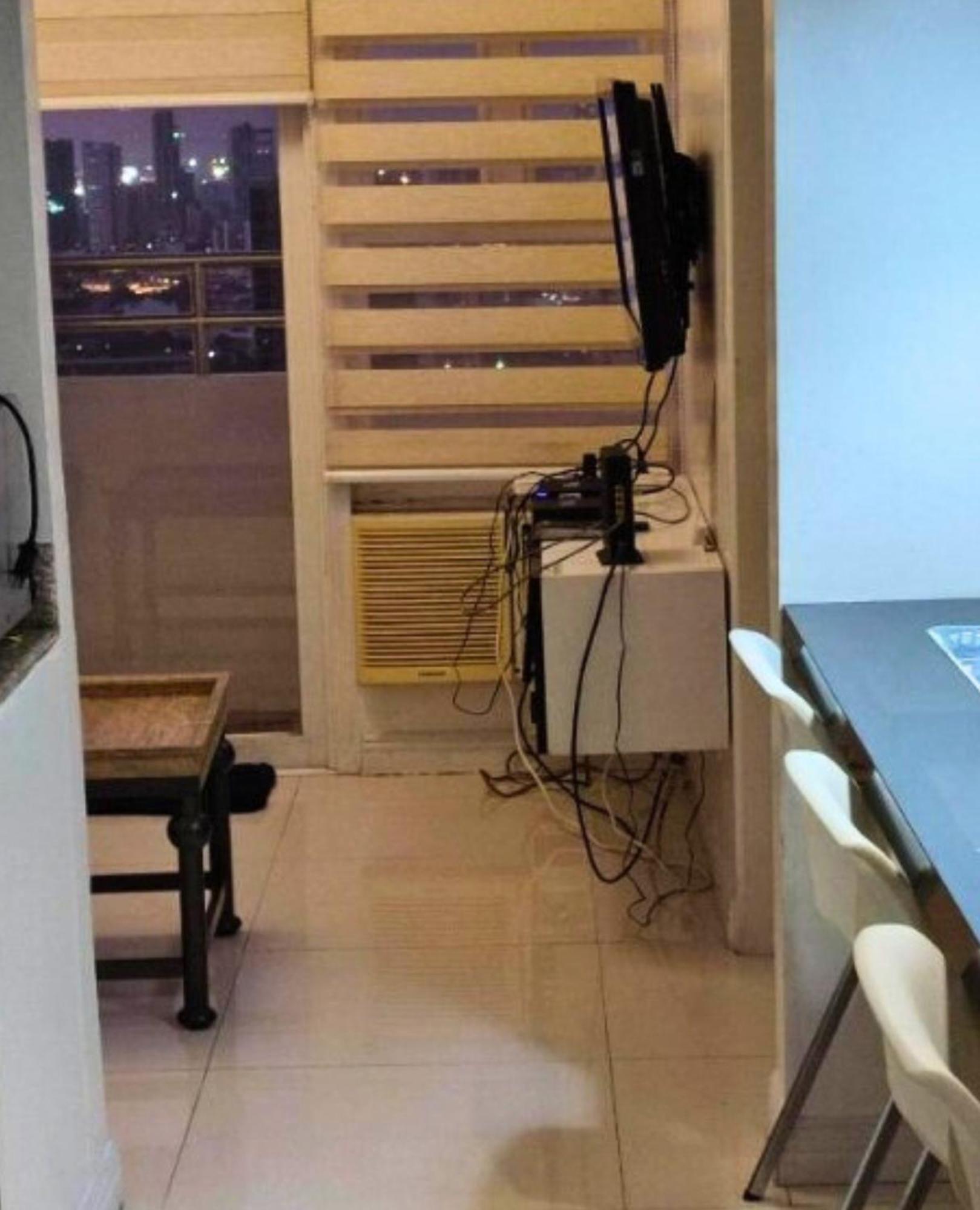 Family Staycation: Heart Of With Balcony And Pool Access