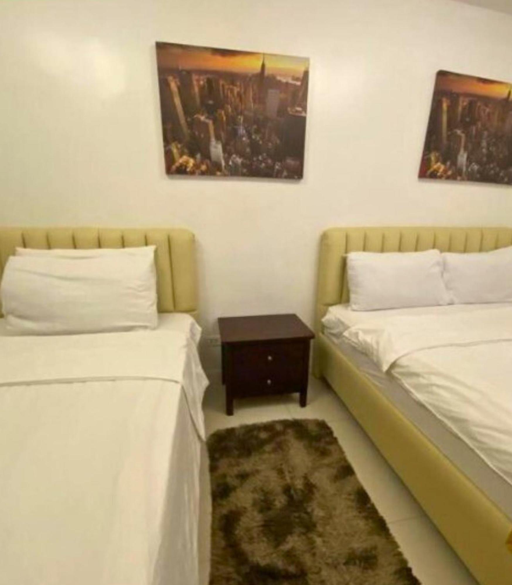 Hotel Family Staycation: Heart Of With Balcony And Pool Access *