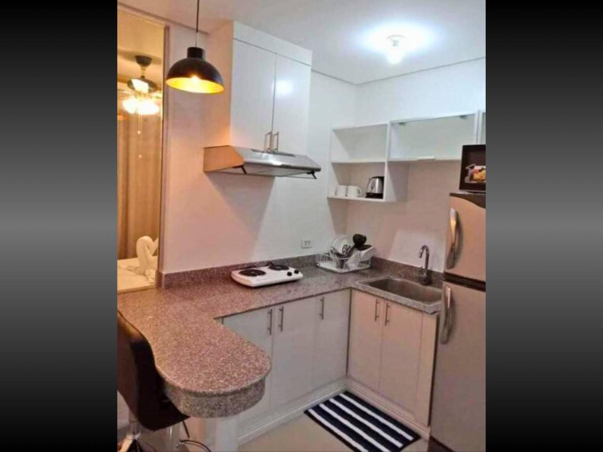 Family Staycation: Heart Of With Balcony And Pool Access *