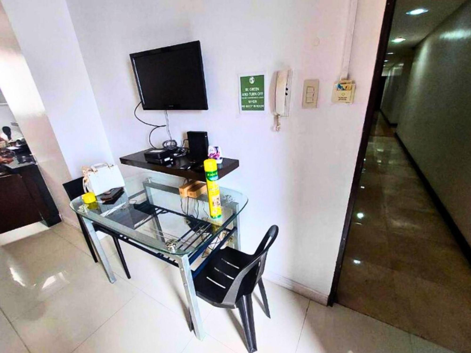 Family Staycation: Heart Of With Balcony And Pool Access
