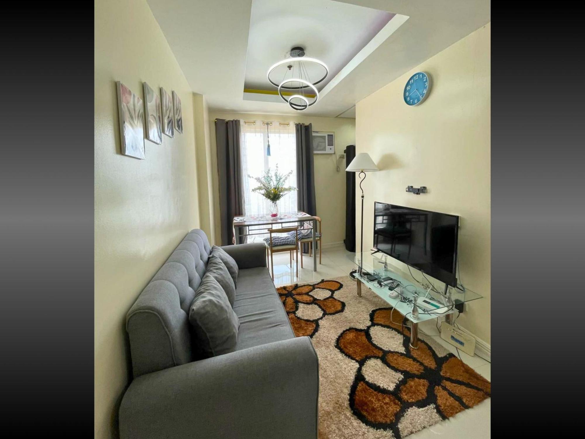 Hotel Family Staycation: Heart Of With Balcony And Pool Access