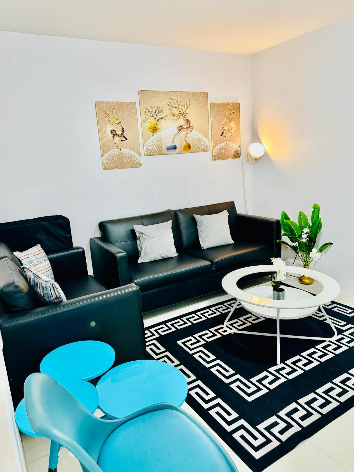 Budget In 81 Newport Near Terminal 1 Bedroom C6-3h Manila