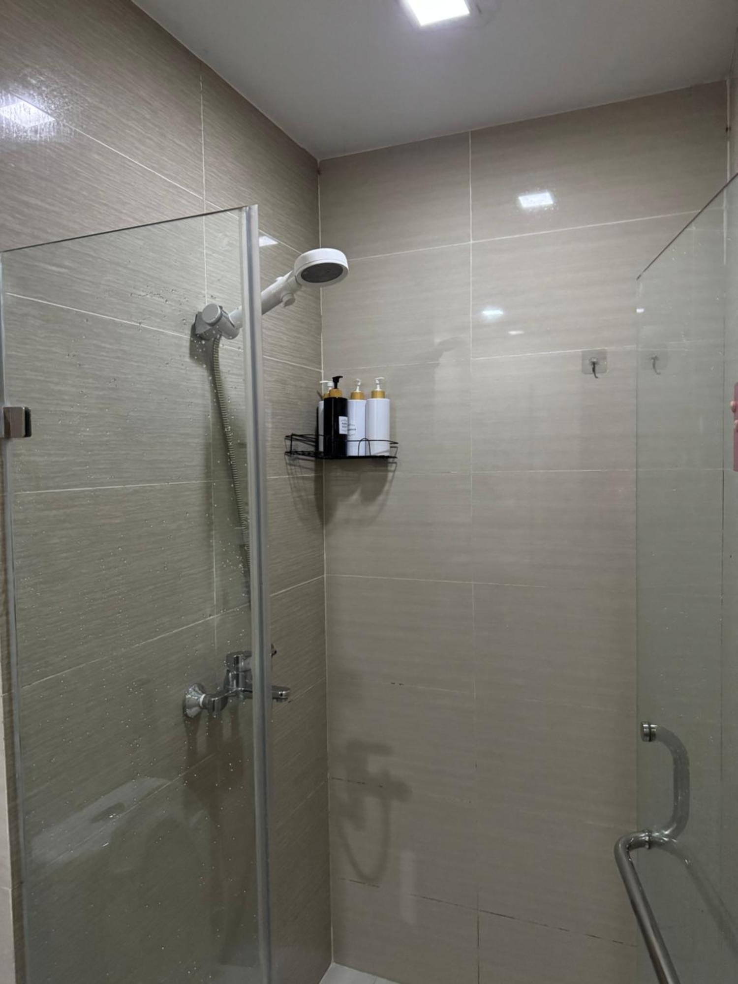 Apartment Budget In 81 Newport Near Terminal 1 Bedroom C6-3h Manila