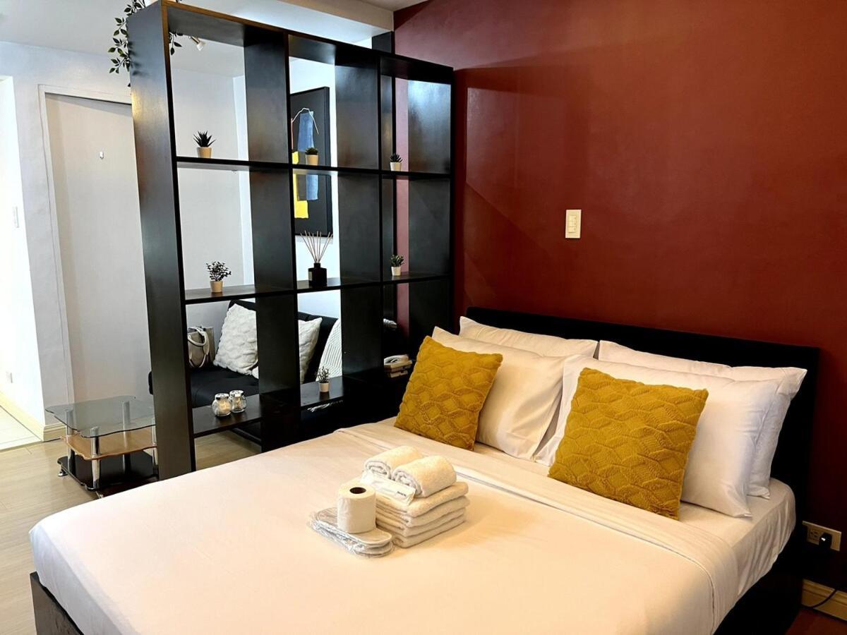 Apartment Newly Renovated Greenbelt With Balcony Parkview Manila