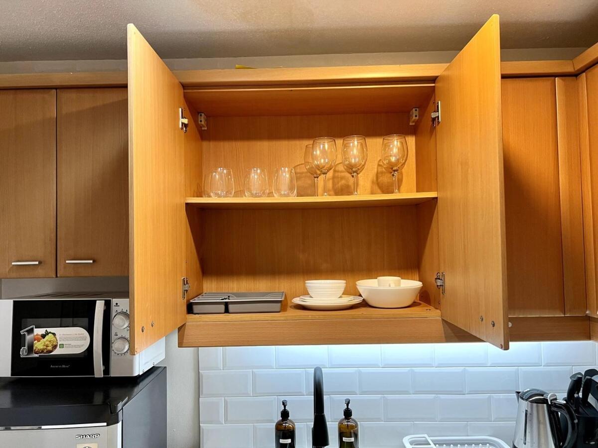 Apartment Newly Renovated Greenbelt With Balcony Parkview *