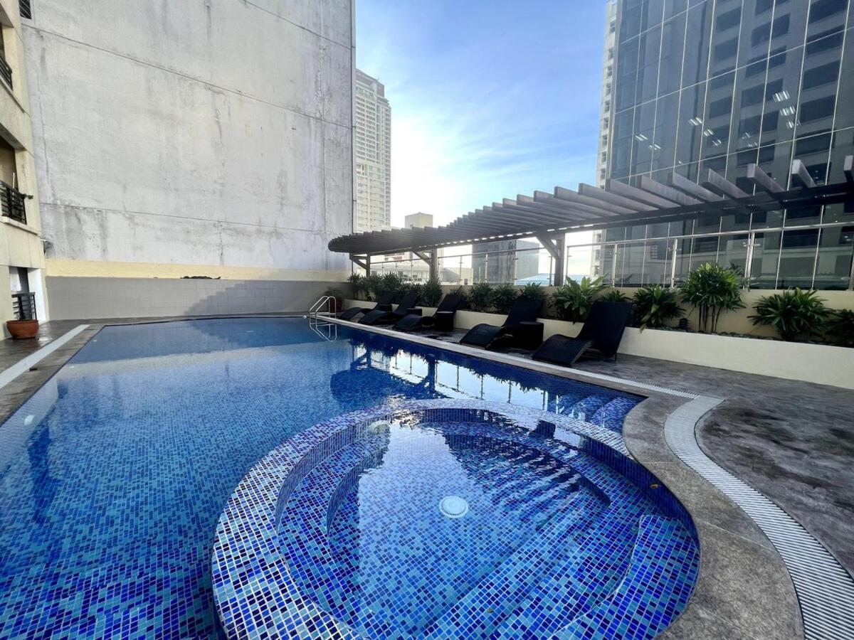 Newly Renovated Greenbelt With Balcony Parkview Apartment Manila
