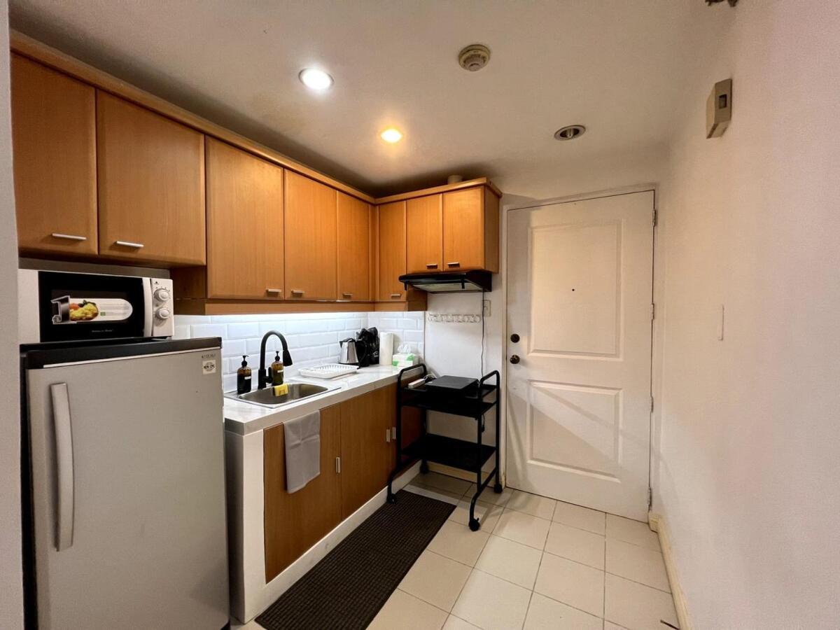 Newly Renovated Greenbelt With Balcony Parkview *