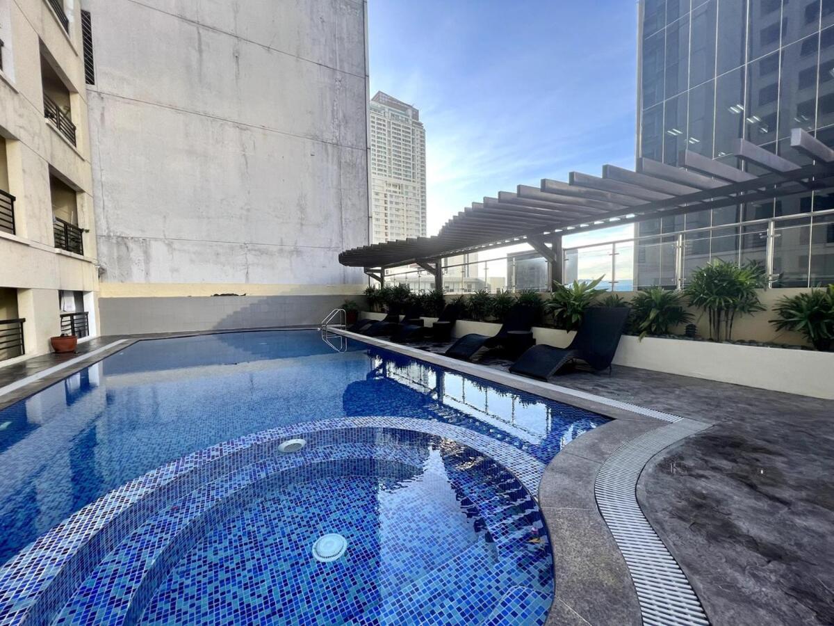 Apartment Newly Renovated Greenbelt With Balcony Parkview *