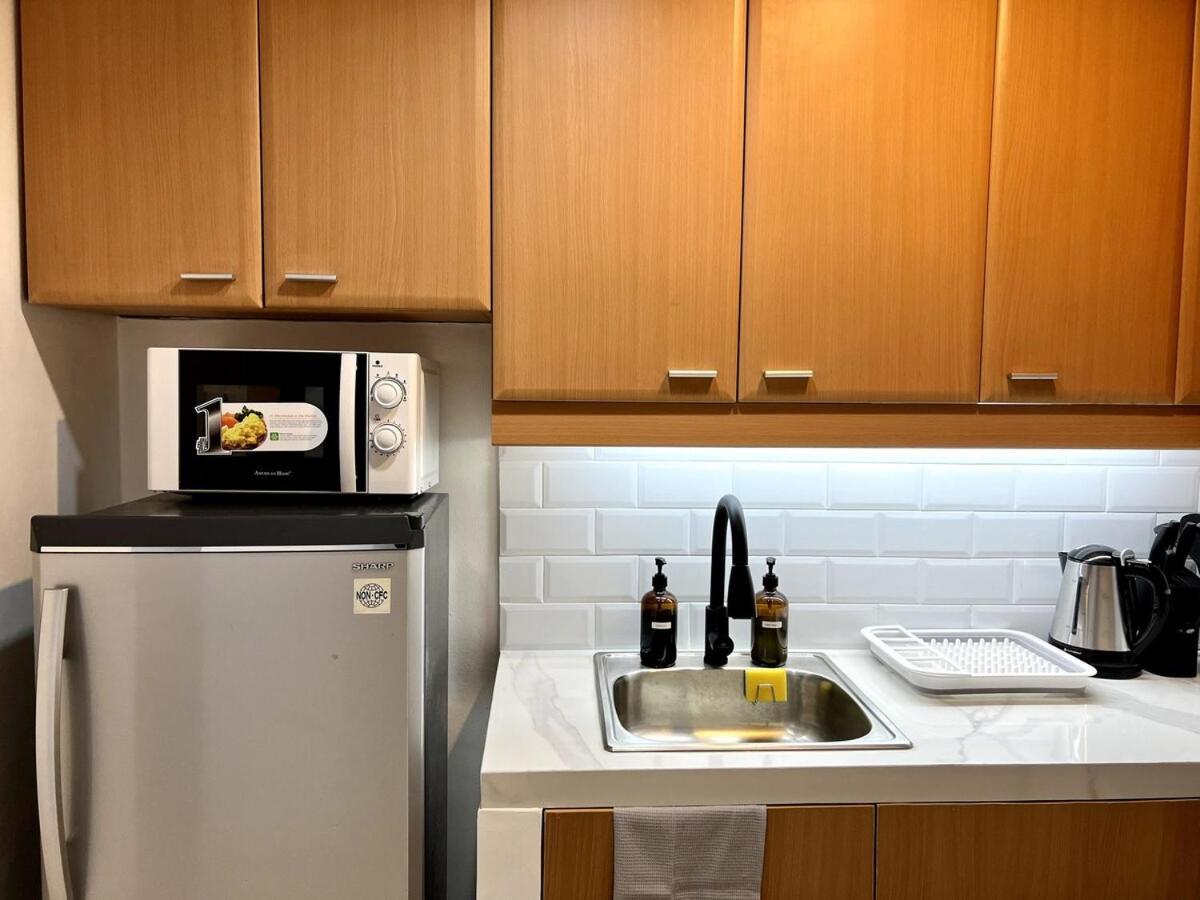 Apartment Newly Renovated Greenbelt With Balcony Parkview Manila