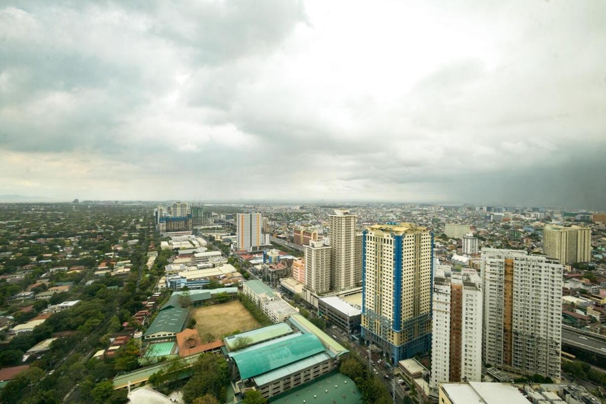 Very Cozy Makati With Free Parking & Pool Apartment