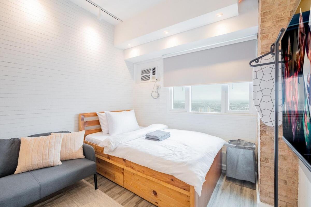 Very Cozy Makati With Free Parking & Pool Apartment Manila