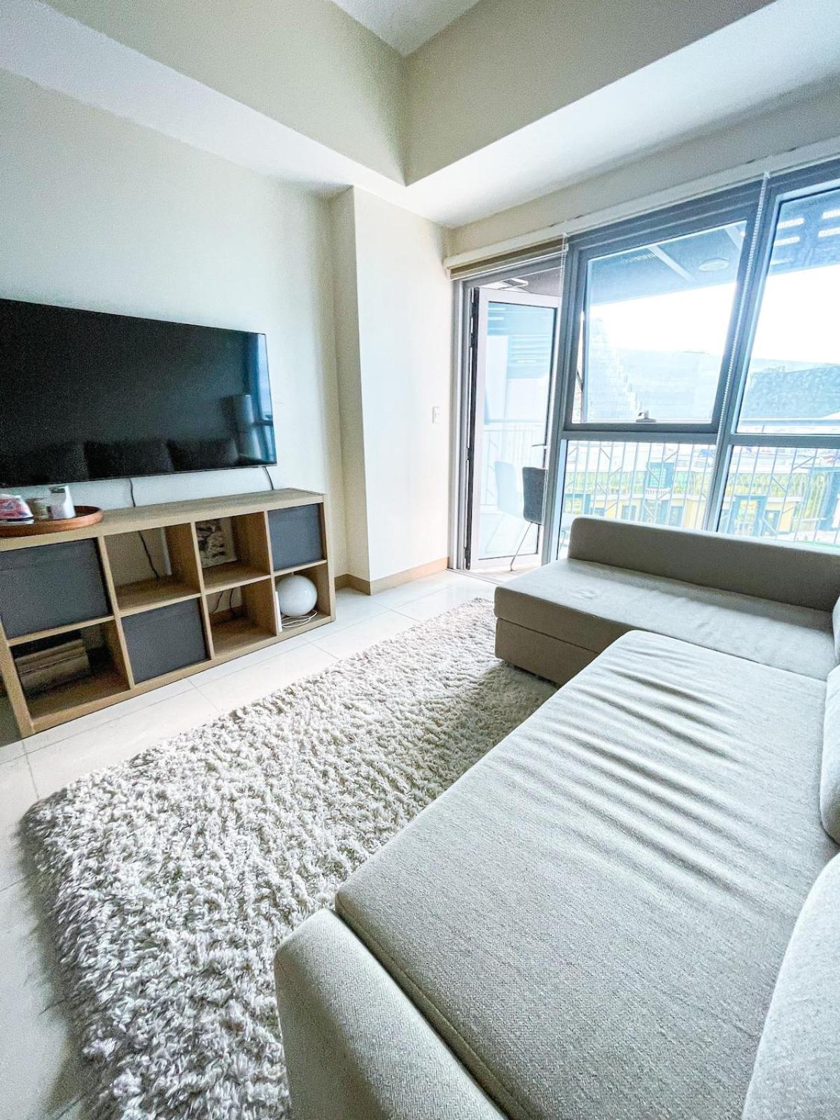 Luxury 2br Corner Near Solaire & Okada Ii Sunset Apartment Manila