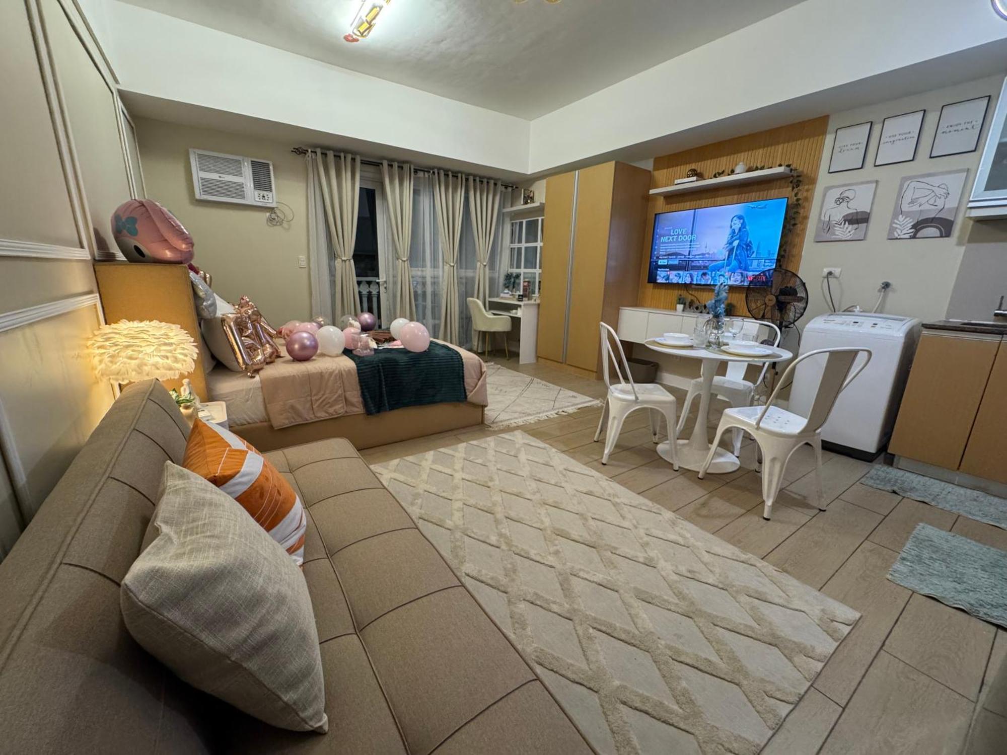 Aparthotel Venice Staycation Cozy Glimpse Of Grand Canal View Retreat Manila