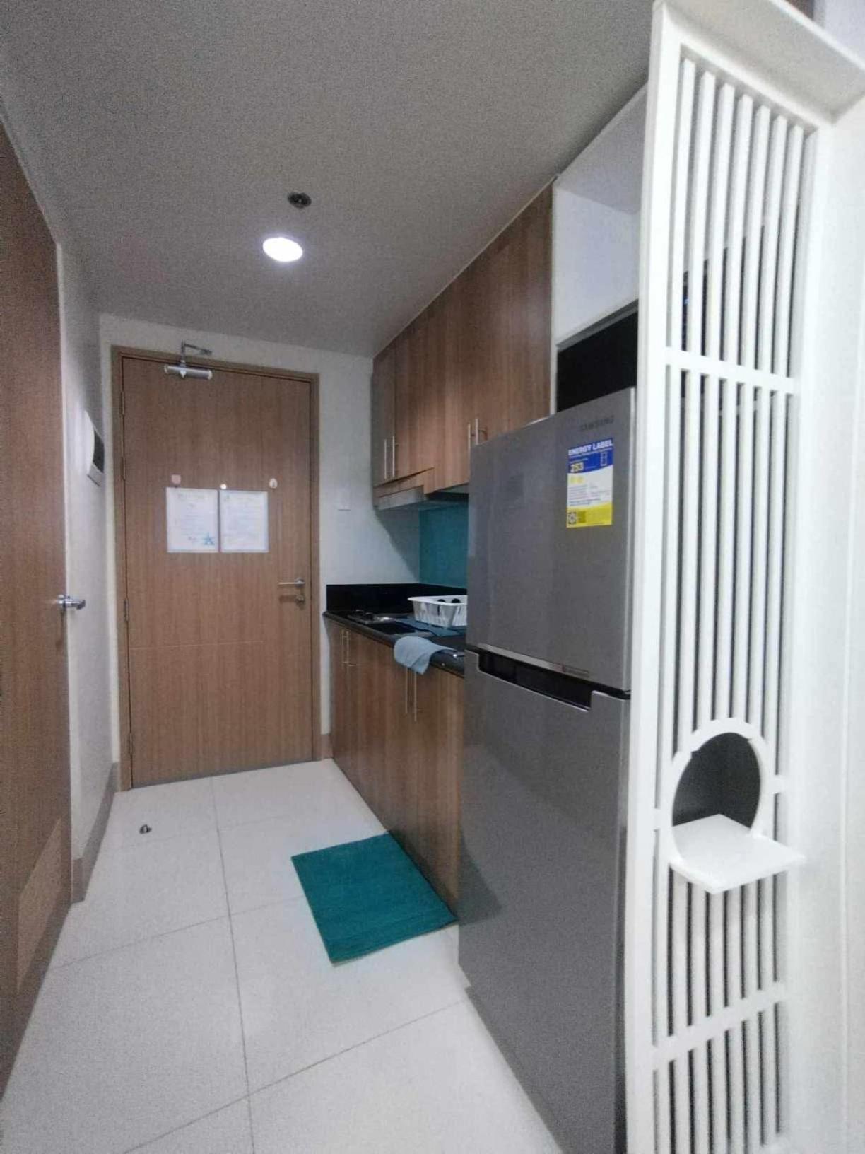 Apartment Shore 3 Residences In Front Of Sm Mall Of By Prime *