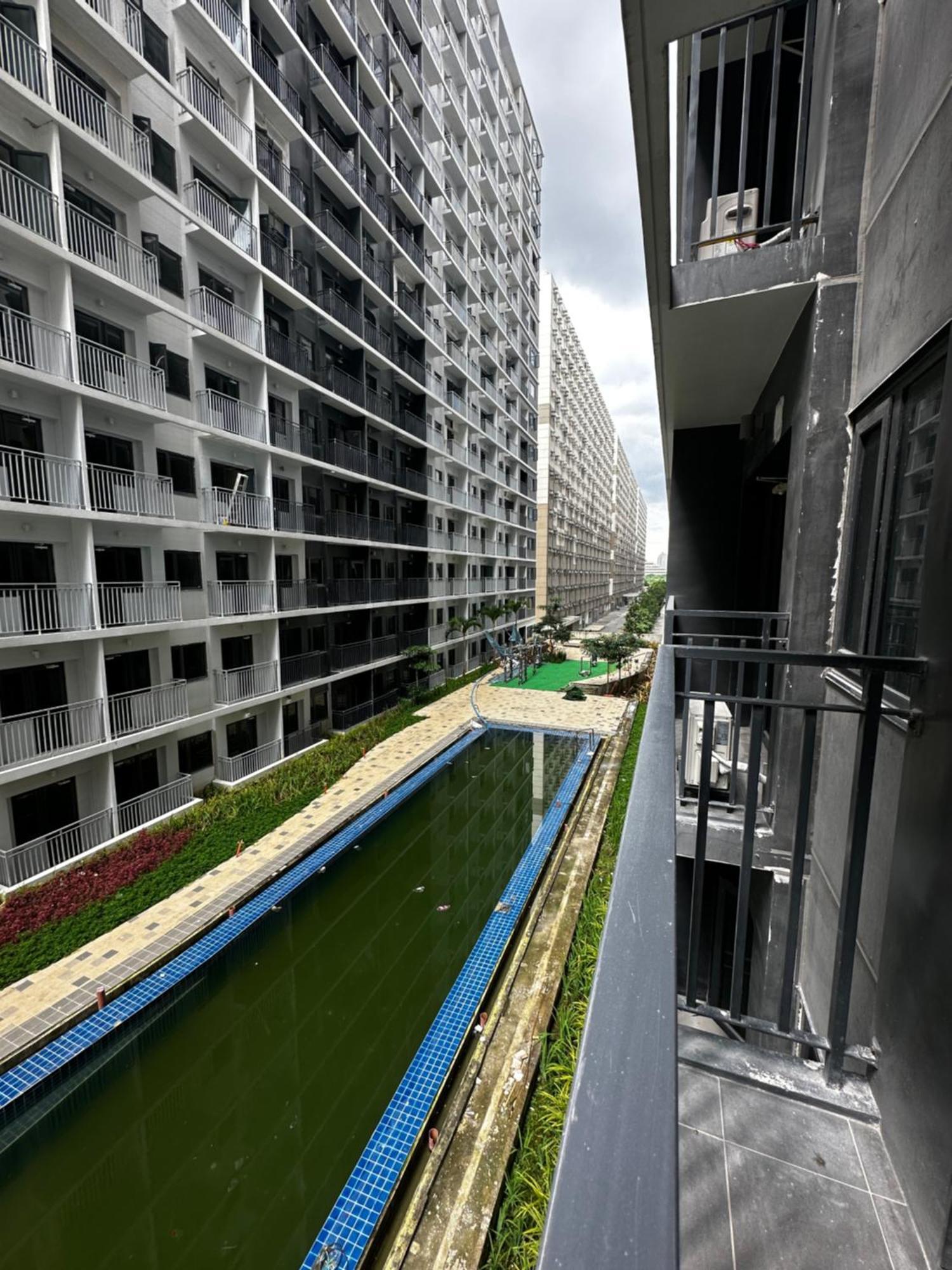 Apartment Shore 3 Residences In Front Of Sm Mall Of By Prime