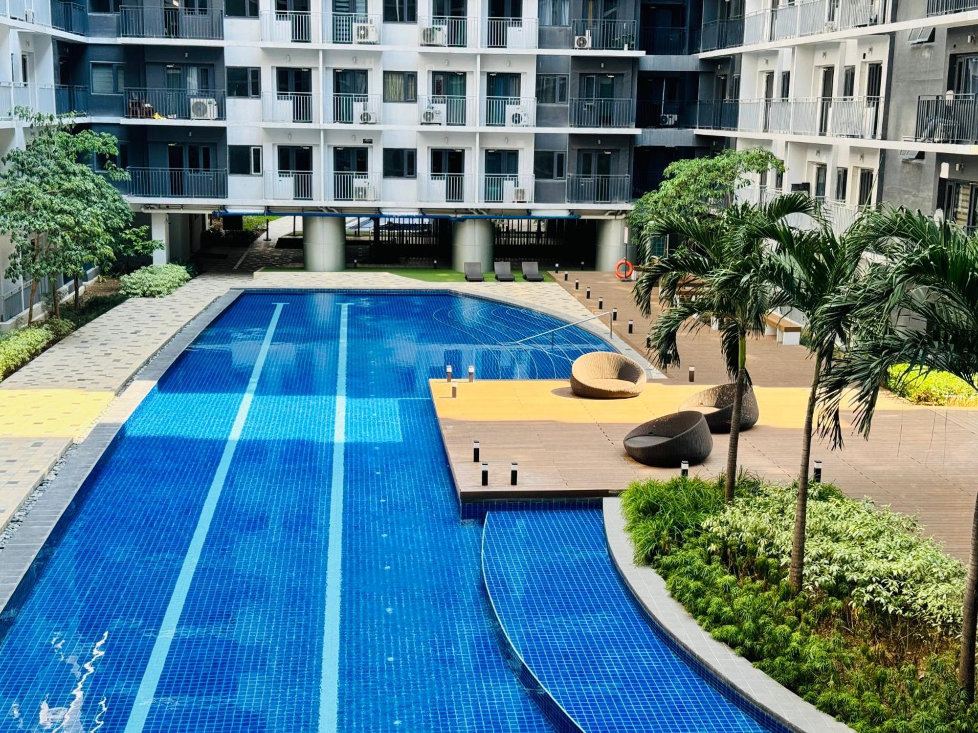 Shore 3 Residences In Front Of Sm Mall Of By Prime Apartment *