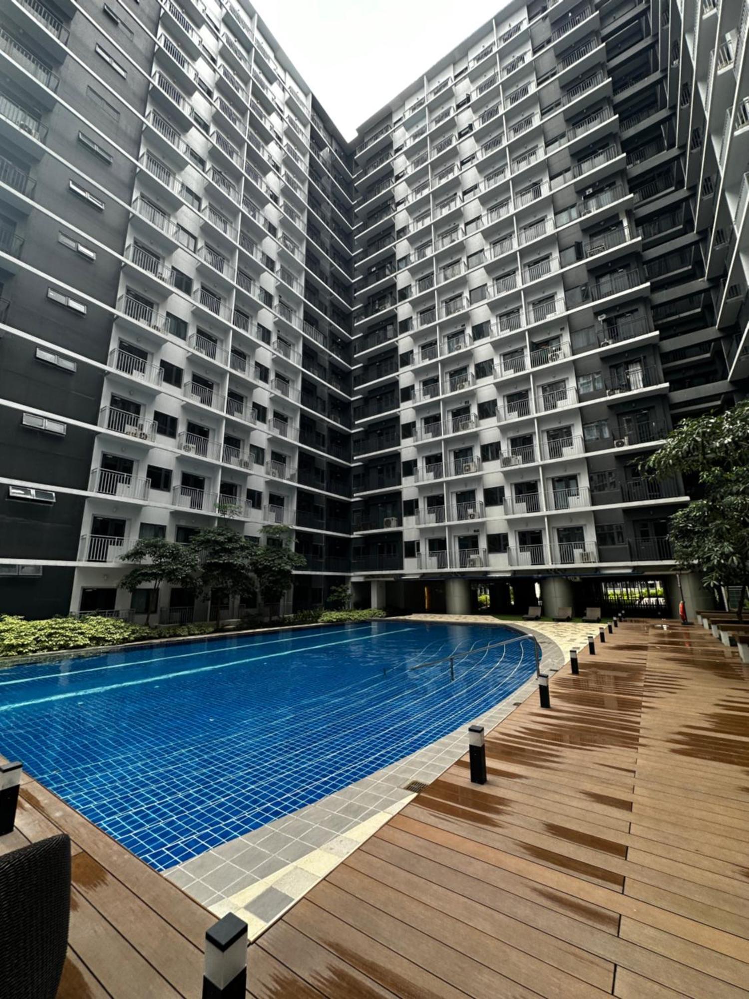 Apartment Shore 3 Residences In Front Of Sm Mall Of By Prime *