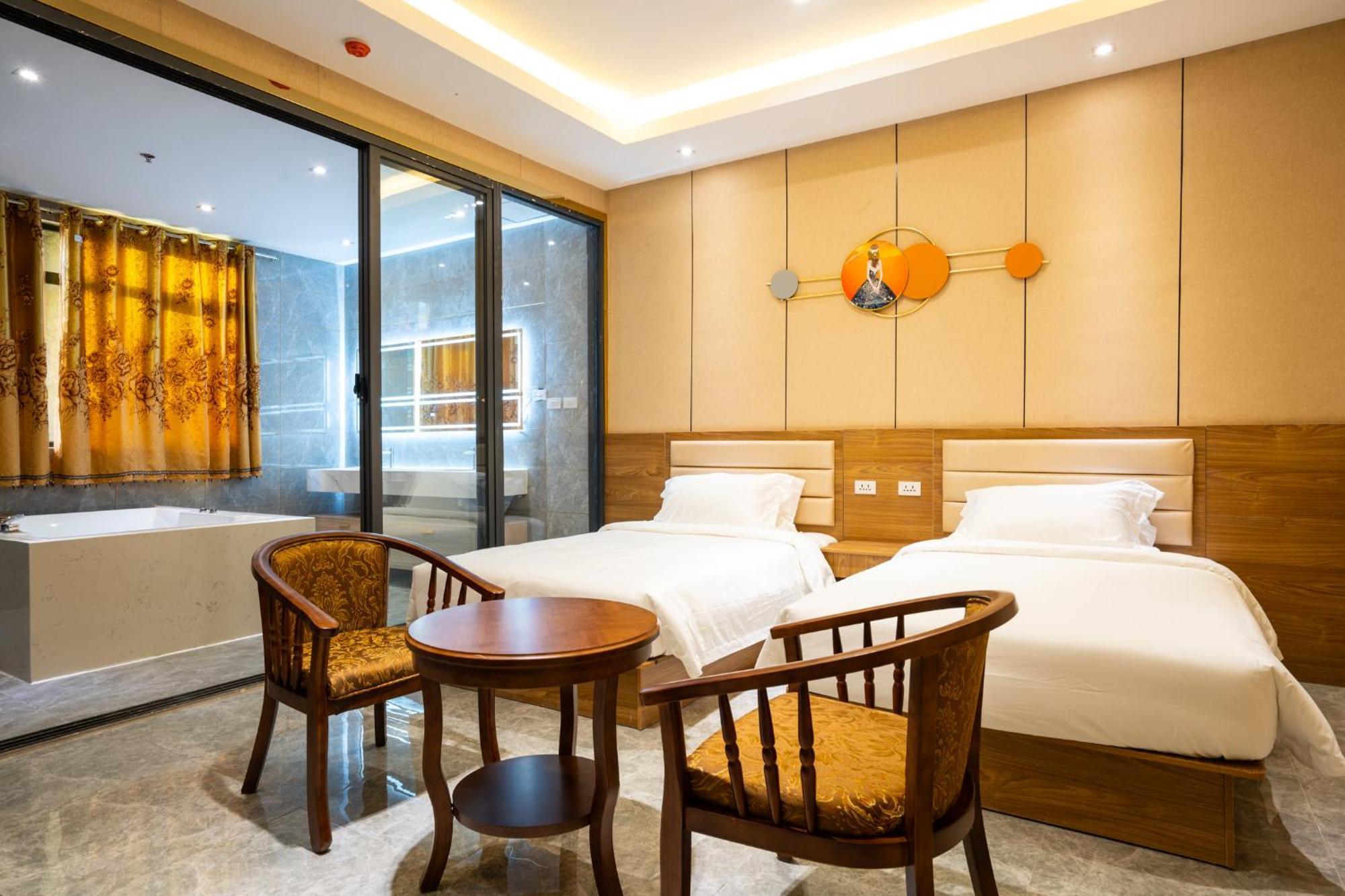 Me Hotel 3*