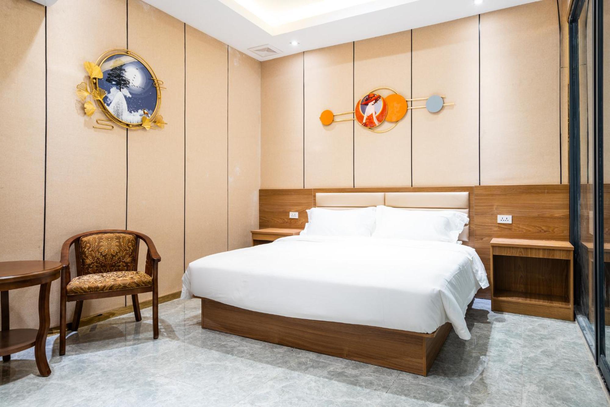 Me Hotel Makati City