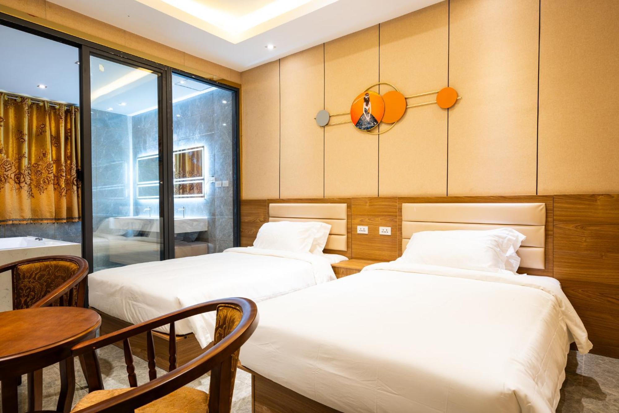 Me Hotel 3*