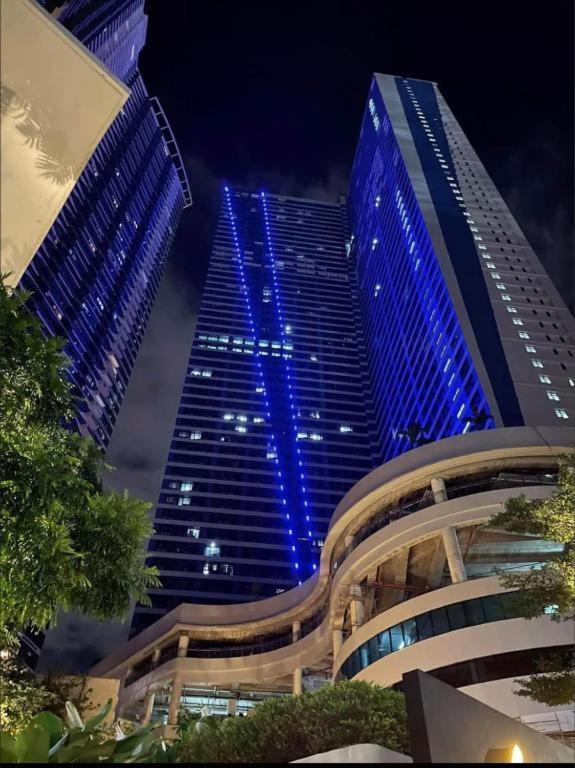 Perfect For Couples - Makati Comfort And Style *