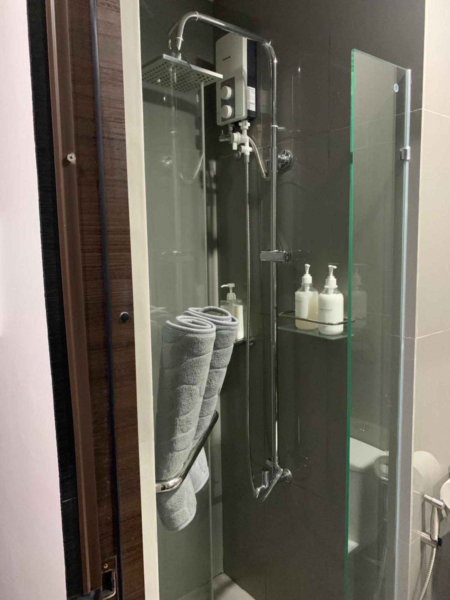 Perfect For Couples - Makati Comfort And Style Manila