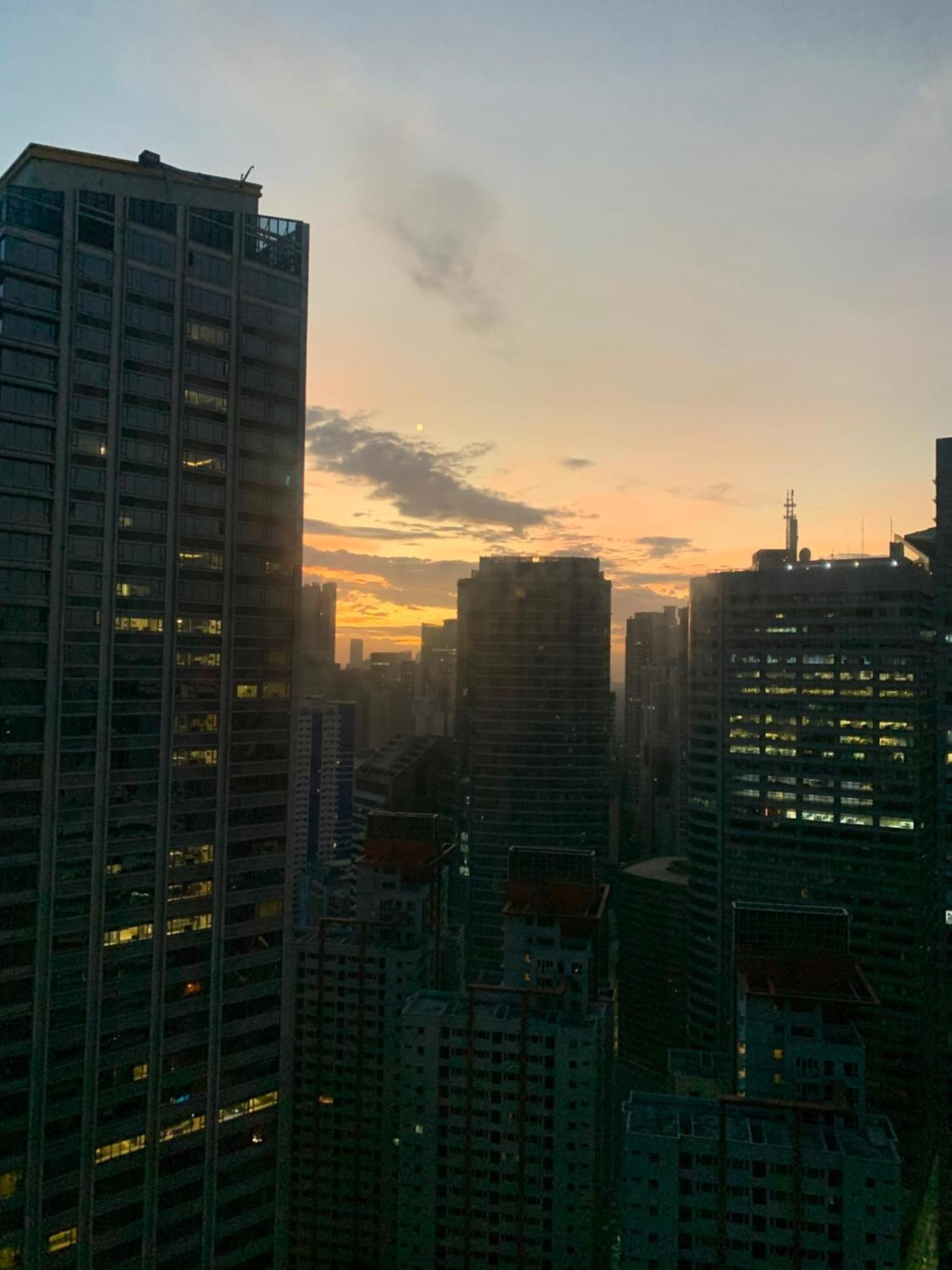 Perfect For Couples - Makati Comfort And Style * Manila