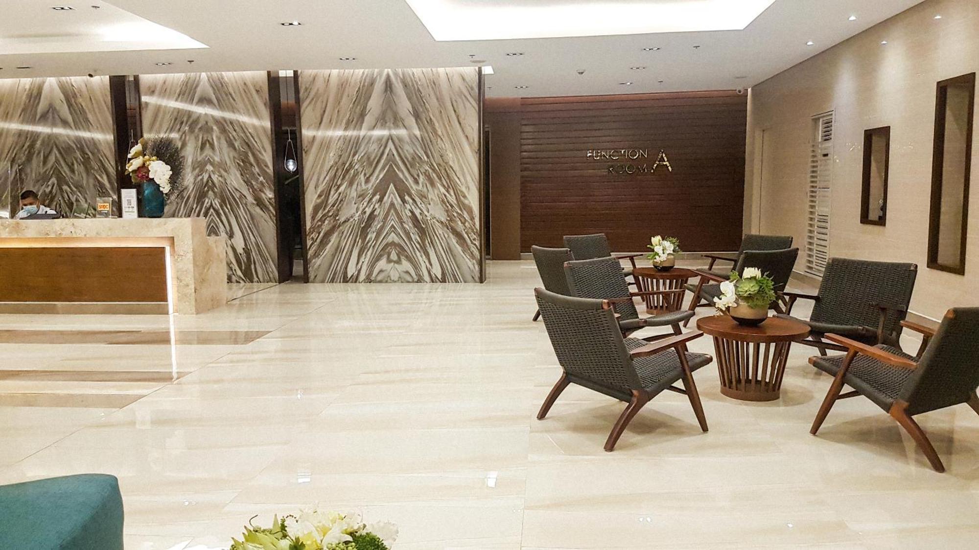 Aparthotel Stayinmycondo - 30th In Pasay With Pool Near Airport Moa,ccp & Picc In Pasay *