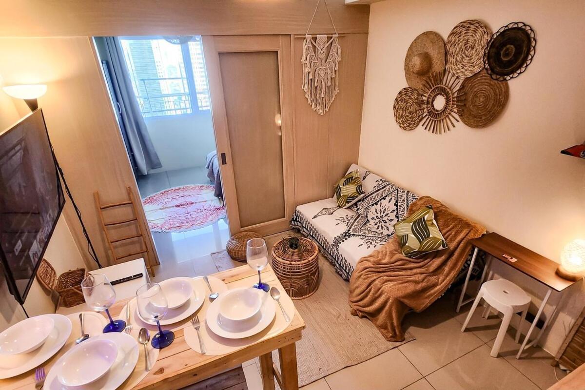 Boho View 1br In Makati With Netflix Apartment